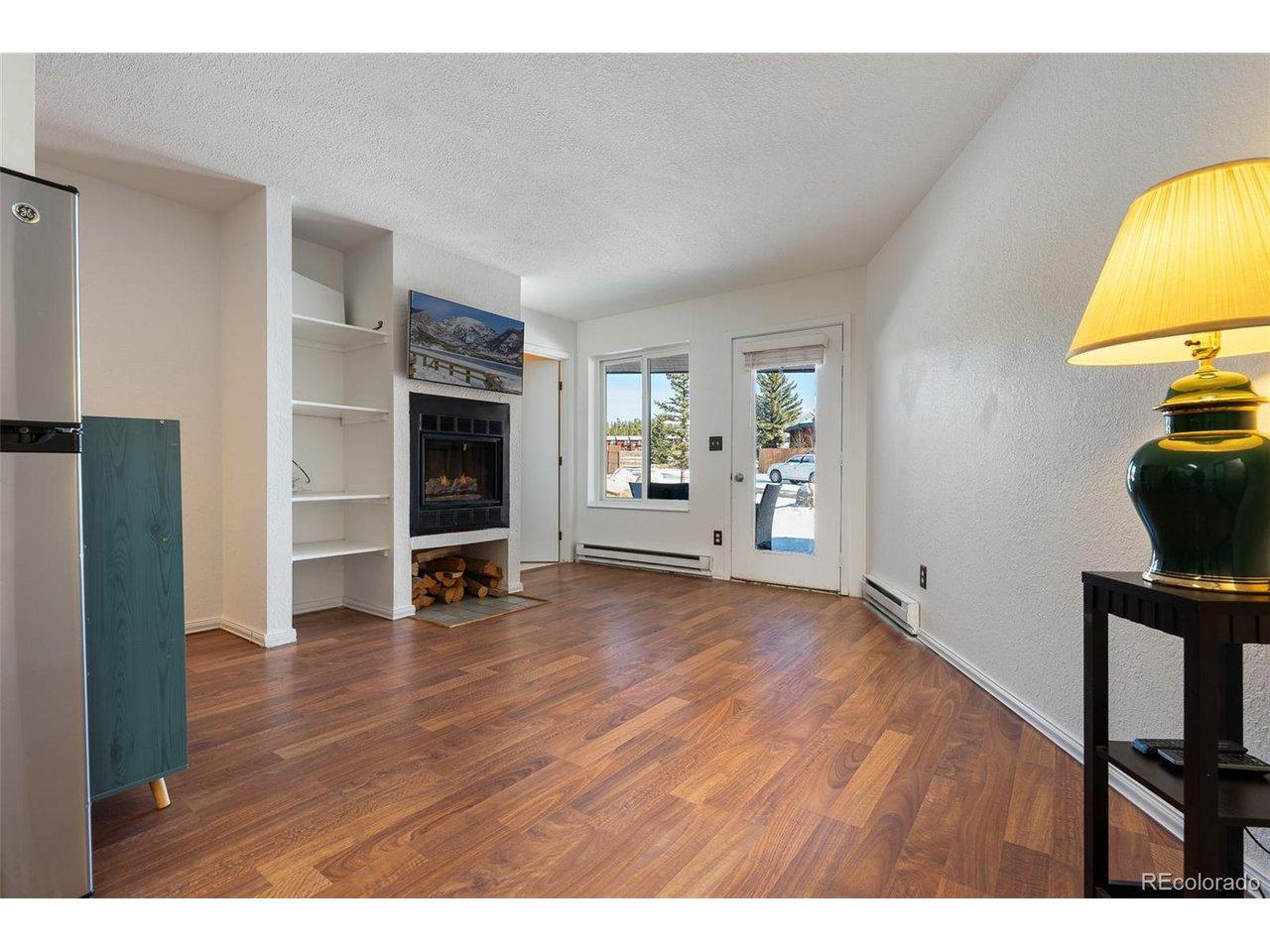 Image 4: Living room Image 4: Living room