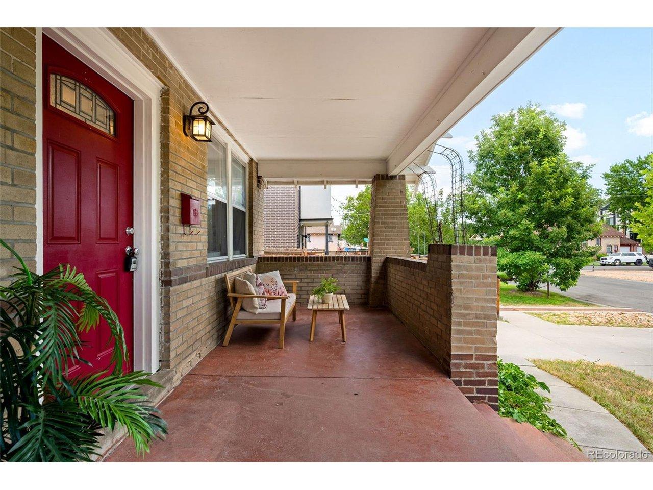 Image 2: Spacious Covered Porch Image 2: Spacious Covered Porch