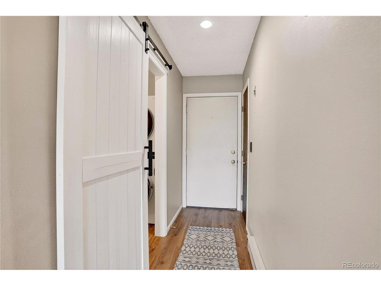 Image 4: Entry back to front door Image 4: Entry back to front door