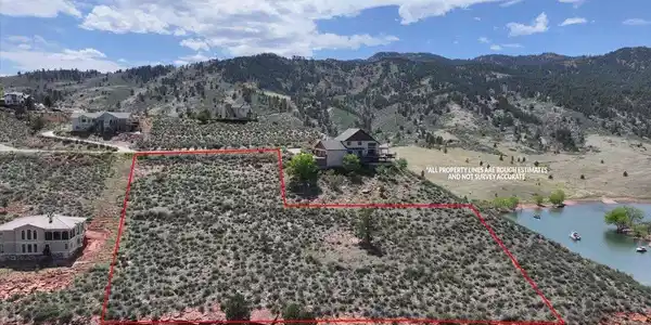 Image 2: Almost 2 acre lot