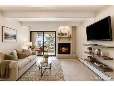 220 E La Bonte St