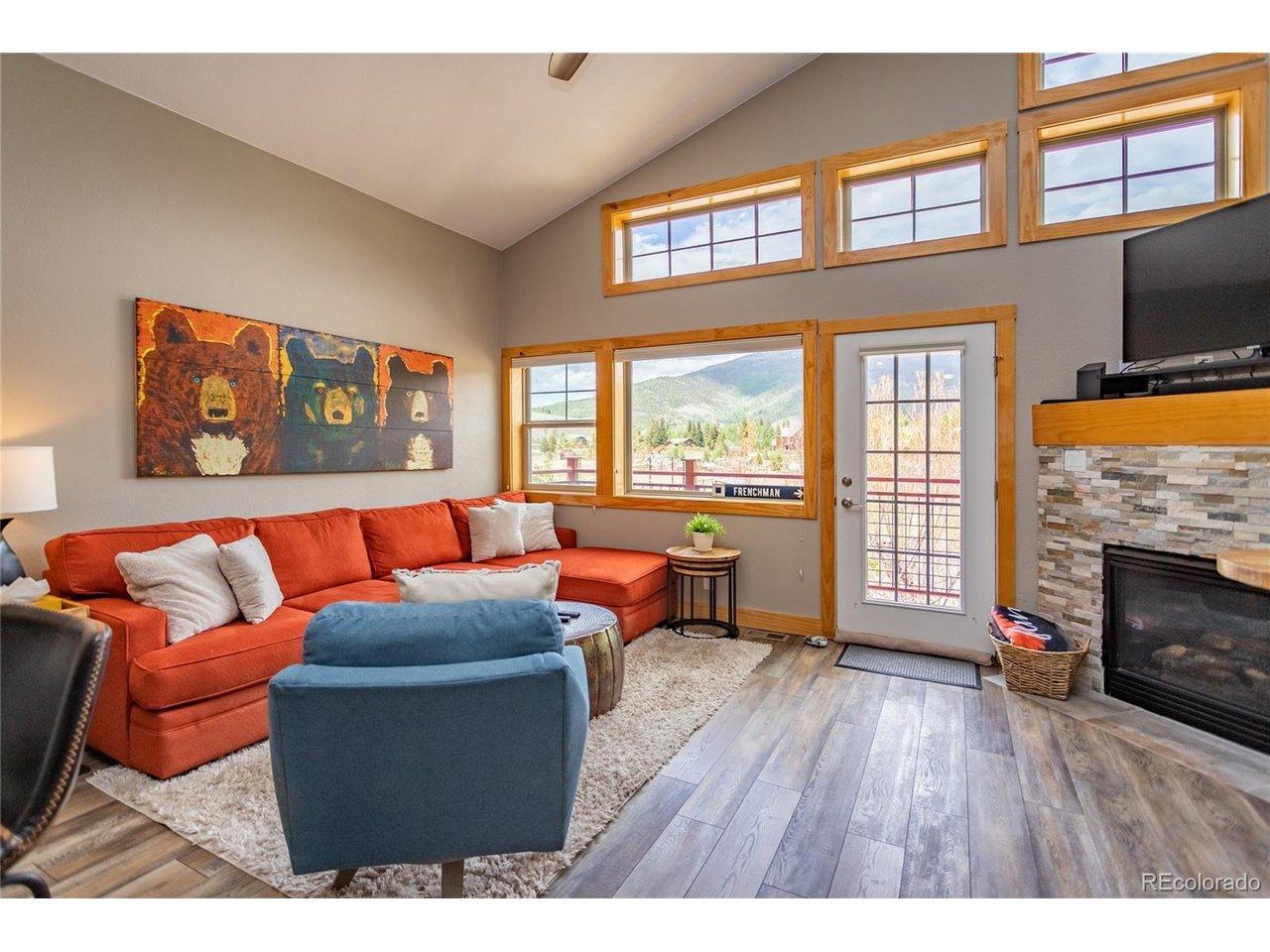 Image 2: Living Room w/ Walk-out to Balcony and Gas Fireplace Image 2: Living Room w/ Walk-out to Balcony and Gas Fireplace