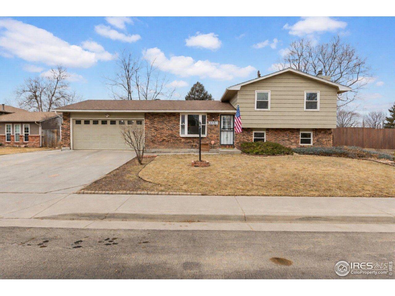 Image 1: Welcome home to comfort and convenience in Loveland.