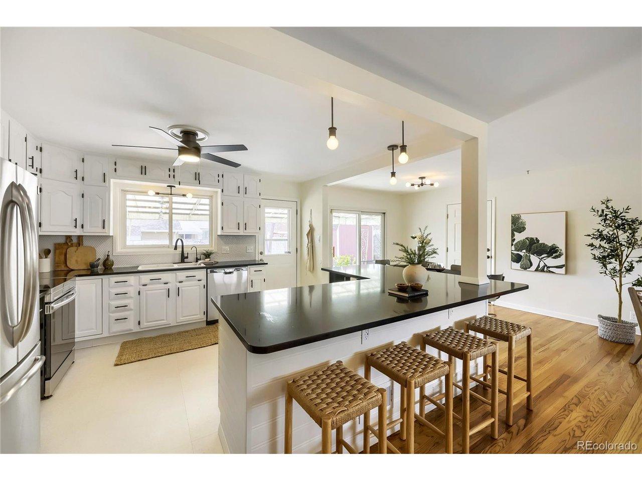 Image 4: Beautifully remodeled kitchen Image 4: Beautifully remodeled kitchen