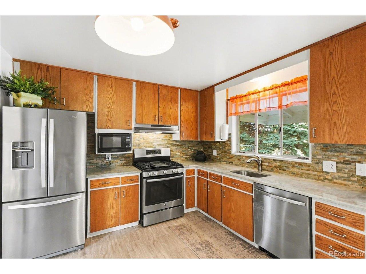 Image 3: A wonderful mix of vintage and new! Image 3: A wonderful mix of vintage and new!