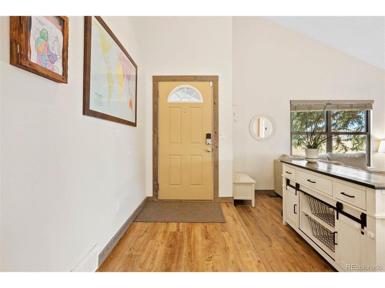 Image 4: Entry Foyer.