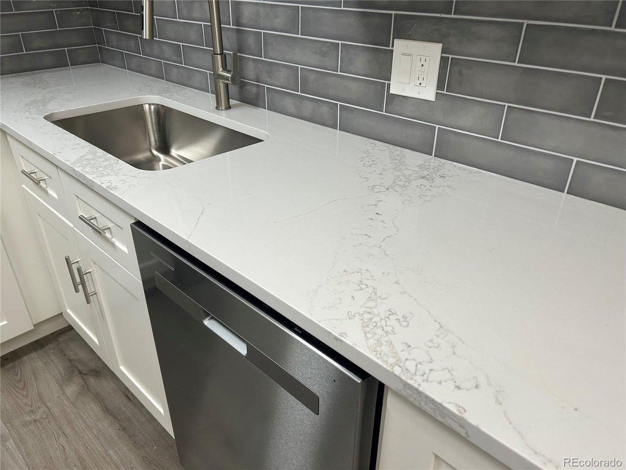 Image 4: Beautiful, quartz countertop. Image 4: Beautiful, quartz countertop.