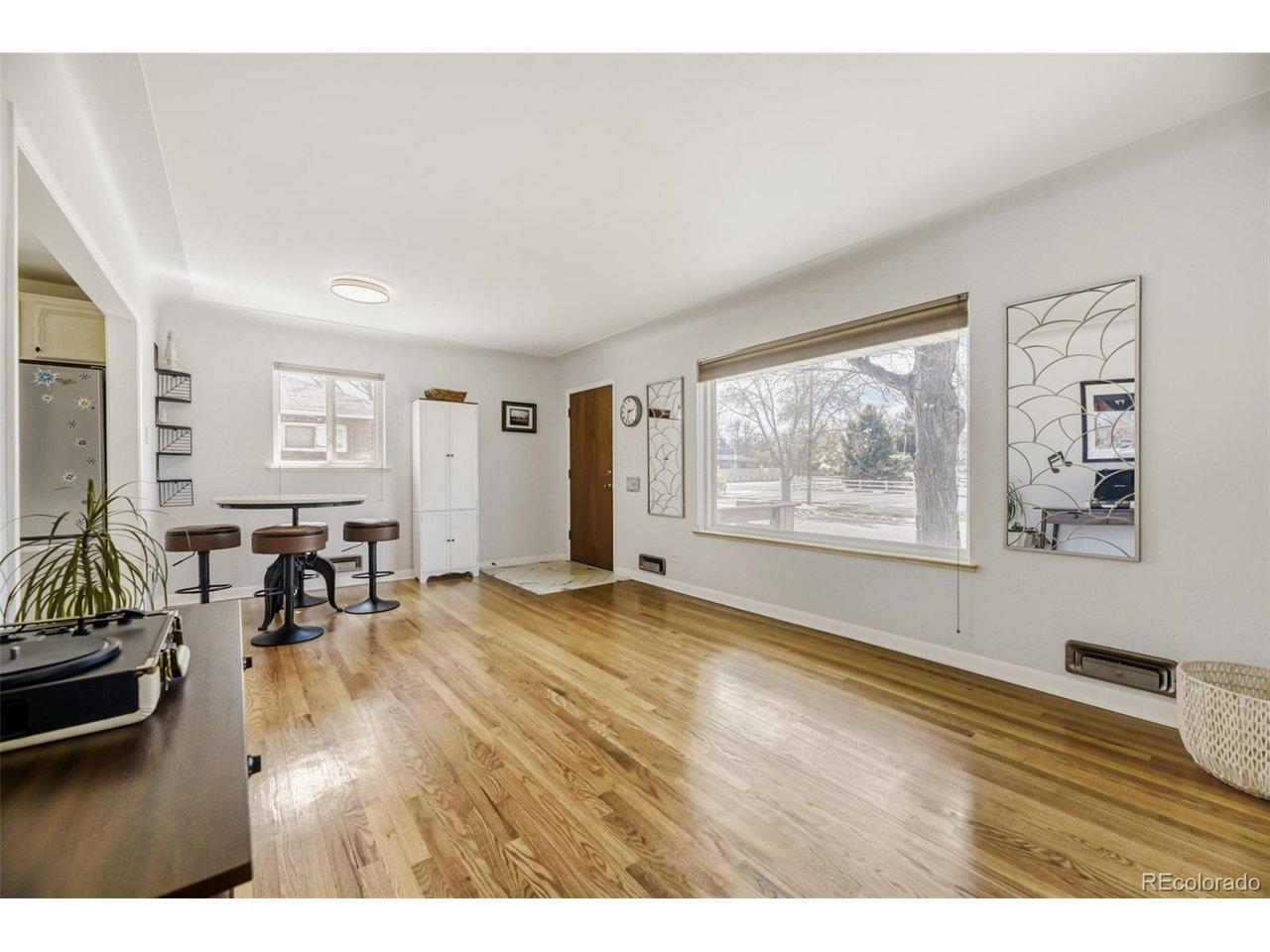 Image 3: Living room entry