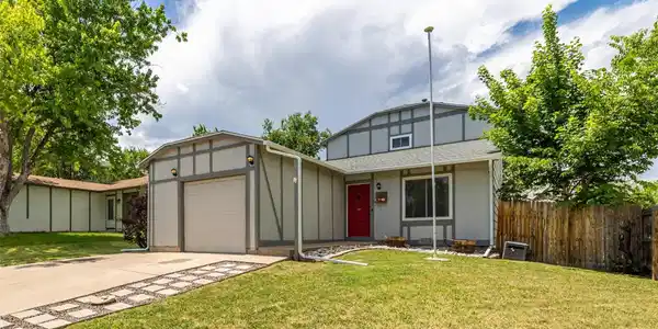 17485 E Temple