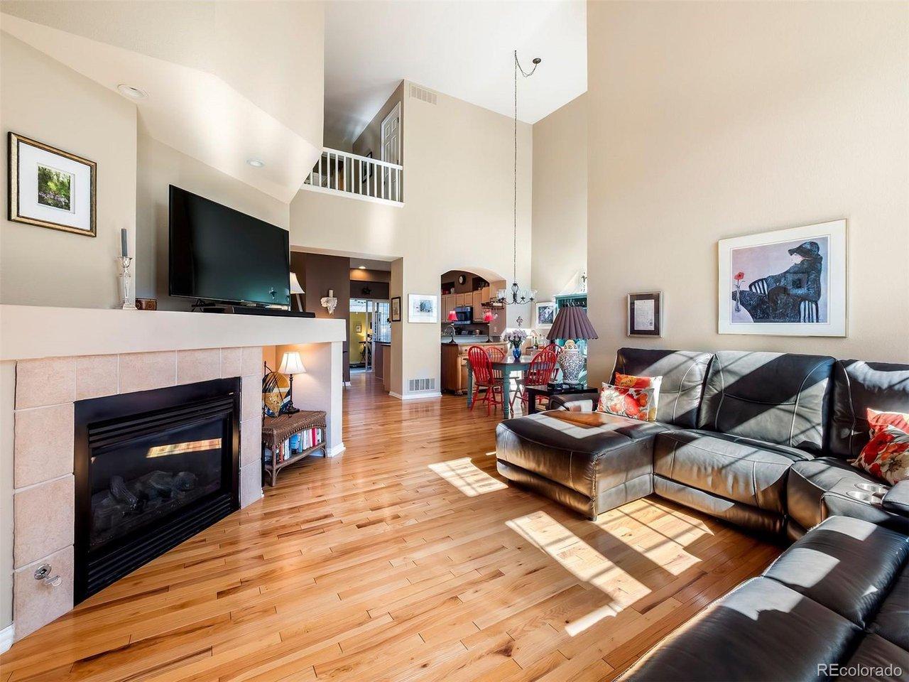 Image 3: Gas Fireplace