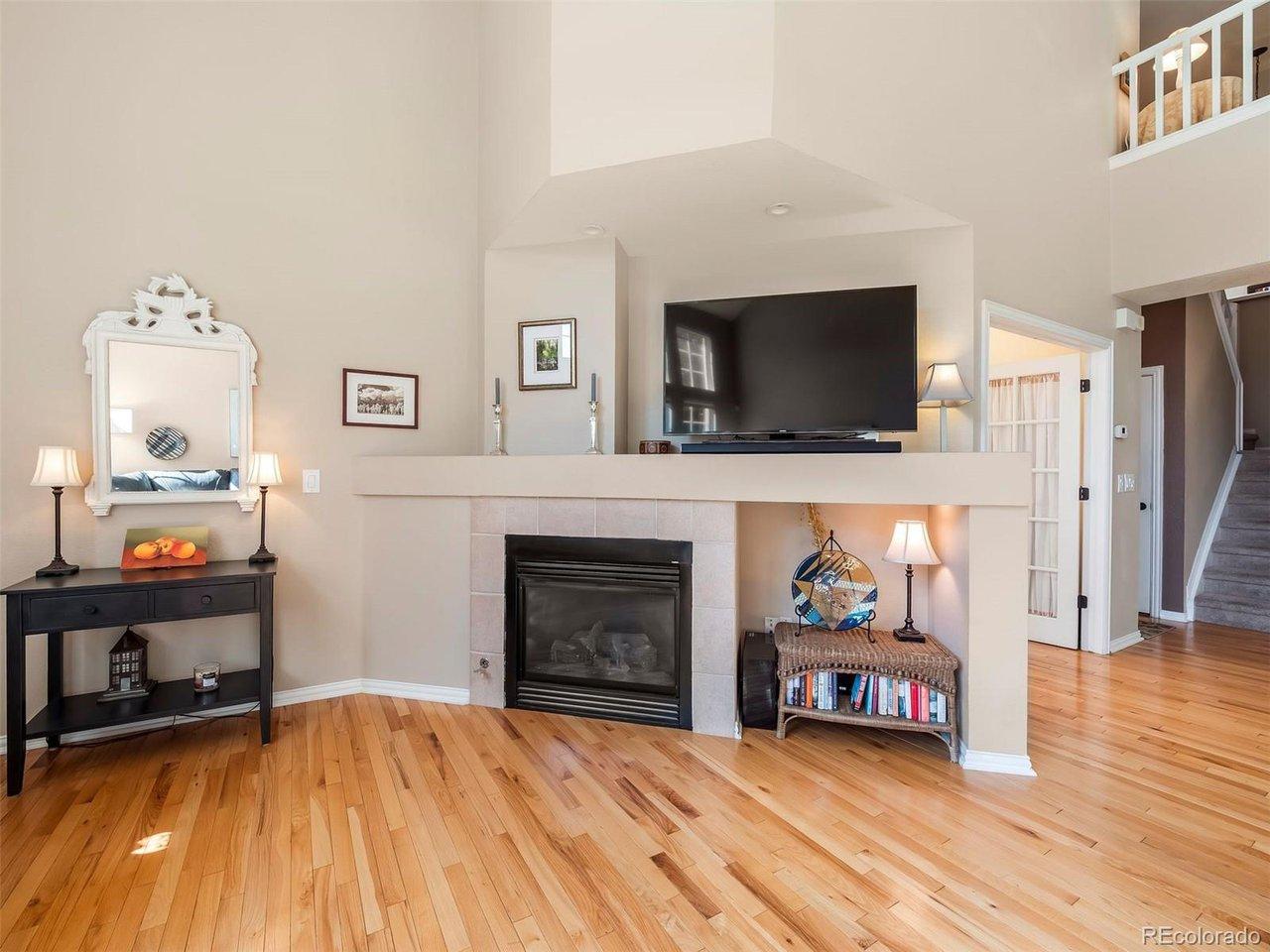 Image 4: Hardwood Floors