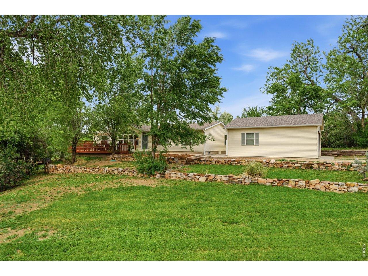 Image 3: 2-car Detached Garage is oversized and has plenty of shop/hobby space Image 3: 2-car Detached Garage is oversized and has plenty of shop/hobby space