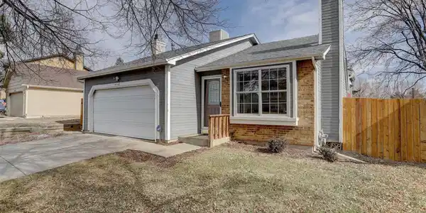 4542 S Quintero