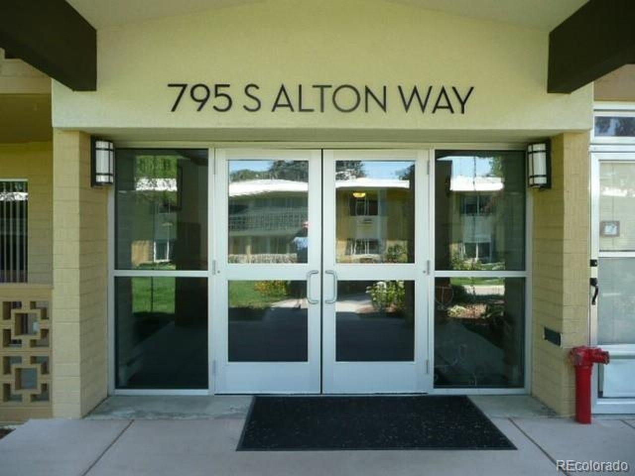 Image 4: Front entry Image 4: Front entry