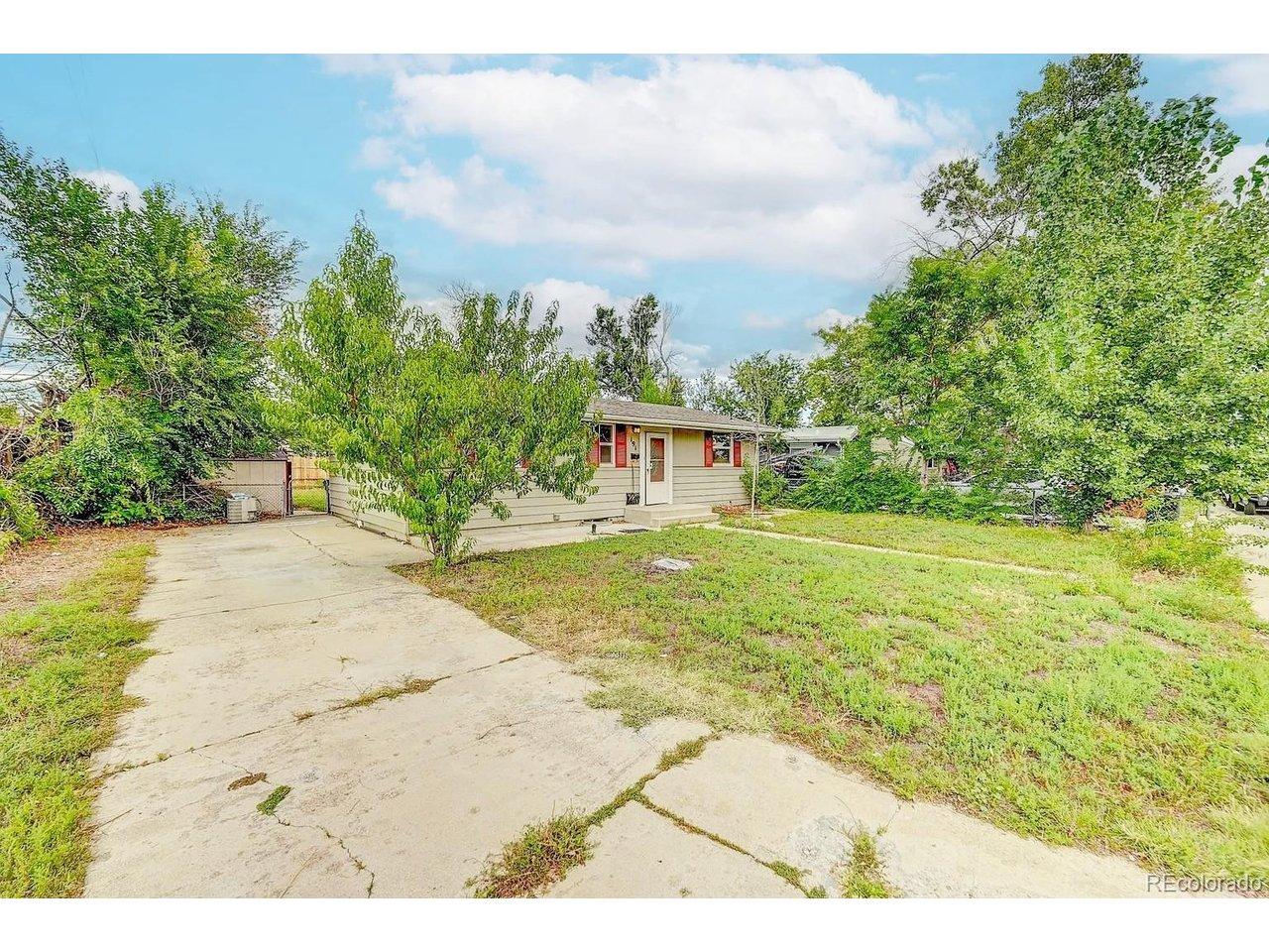 Image 2: LOTS of Driveway Parking as well as Off Street. Build a Garage or Carport! Image 2: LOTS of Driveway Parking as well as Off Street. Build a Garage or Carport!