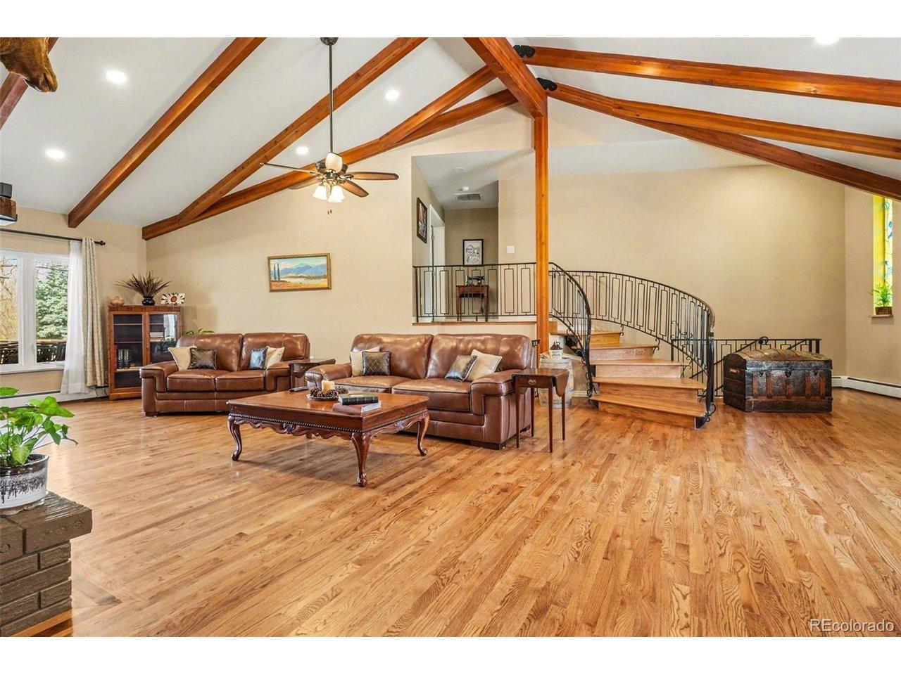 Image 2: Expansive hard woods, flowing floor plan