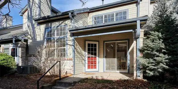 4301 S Pierce