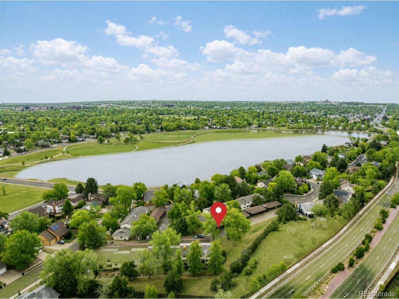 Image 2: 2 minute walk to Lake Arbor Image 2: 2 minute walk to Lake Arbor