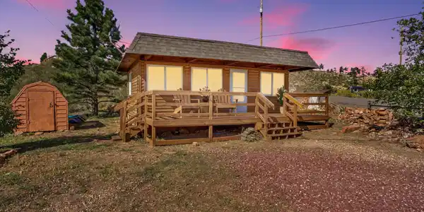 4909 Deer Trail