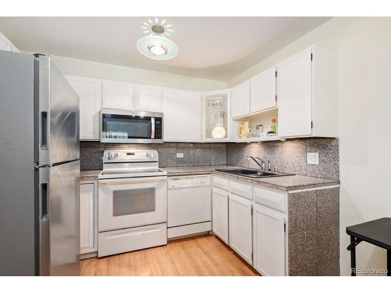 Image 4: Charming Kitchen Image 4: Charming Kitchen