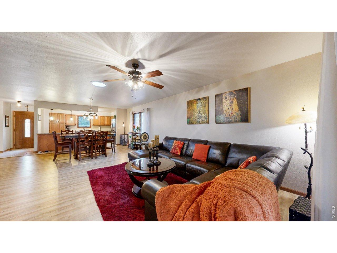 Image 4: Open floor plan - kitchen, dining, living room Image 4: Open floor plan - kitchen, dining, living room
