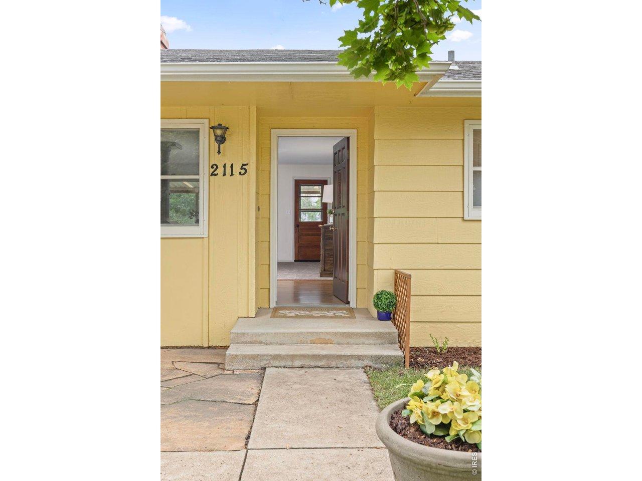 Image 3: Please come inside! Image 3: Please come inside!