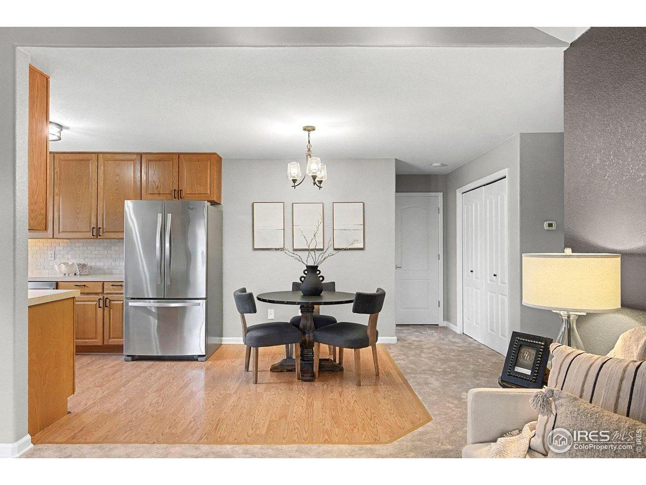 Image 4: Spacious dining area