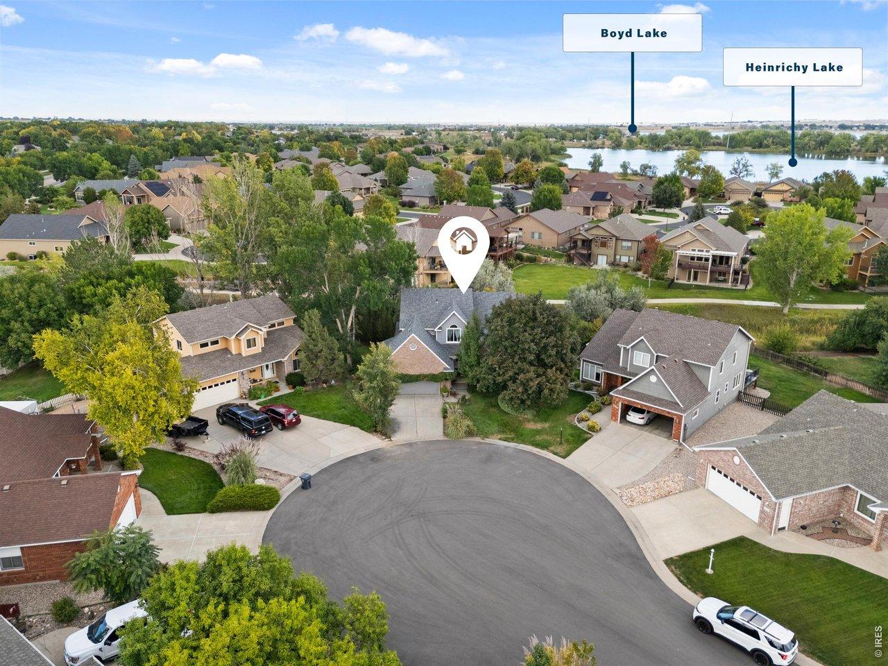 Image 2: Great Location!