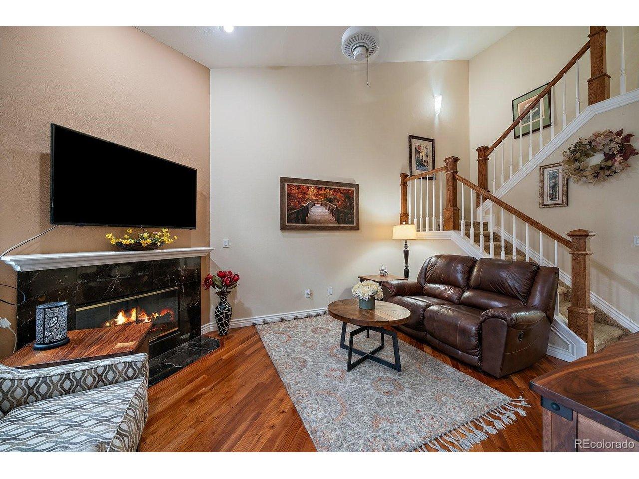 Image 4: gorgeous Brazillian hardwood floors on the main level Image 4: gorgeous Brazillian hardwood floors on the main level