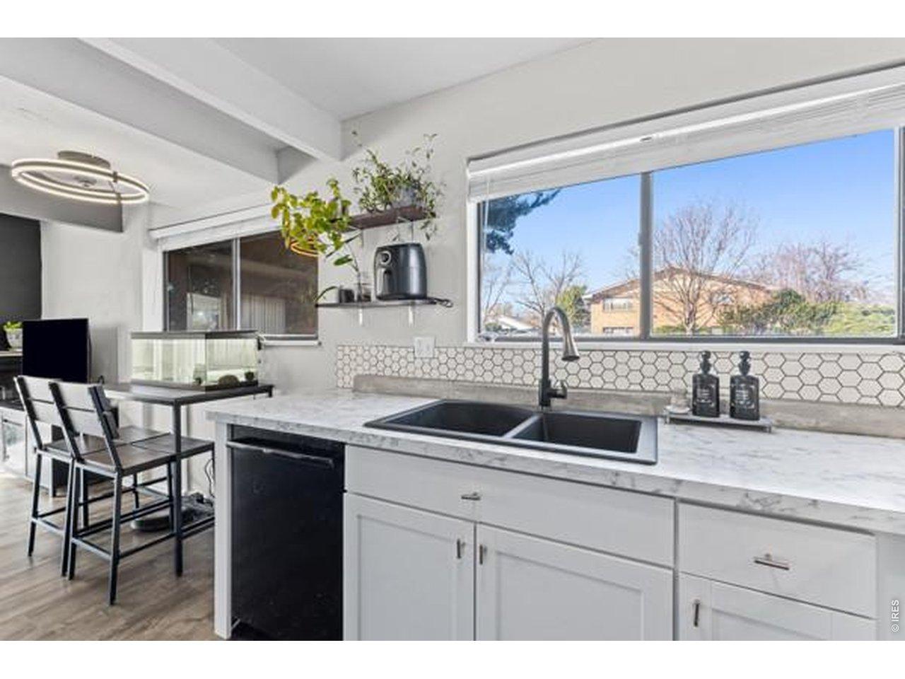 Image 3: kitchen