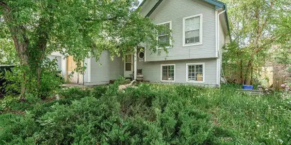4861 S Salida
