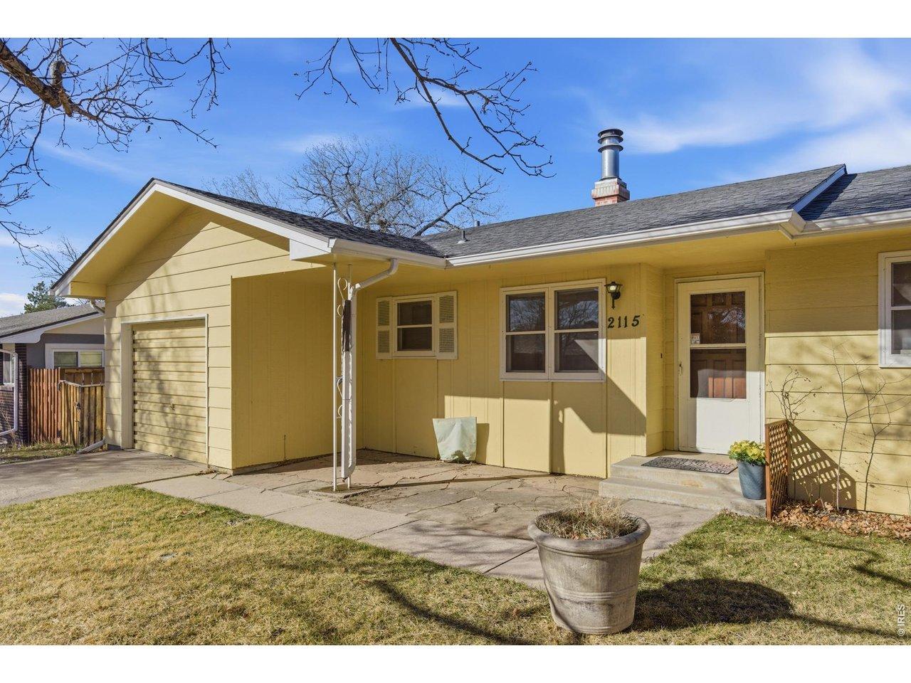 Image 2: Relax your worries away on the front patio