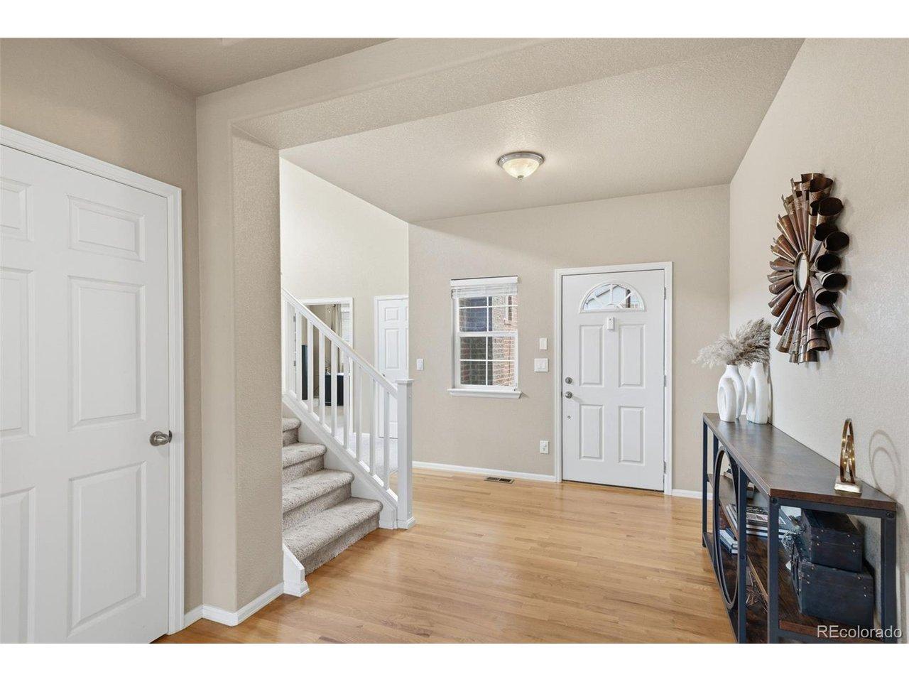 Image 4: Spacious Entry Image 4: Spacious Entry