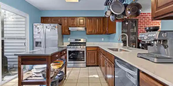 Image 3: Brand new quarts countertops