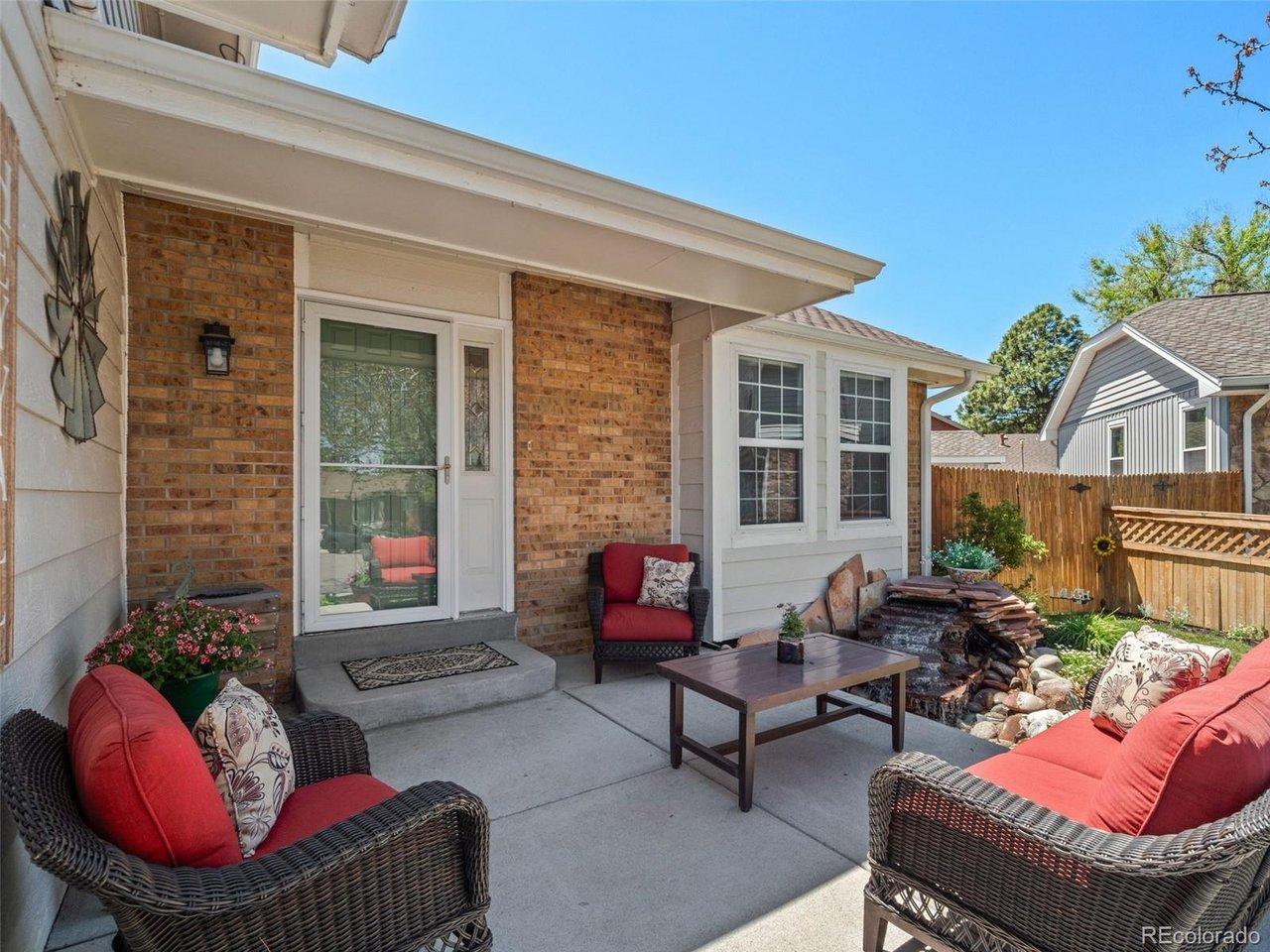 Image 2: Inviting front porch