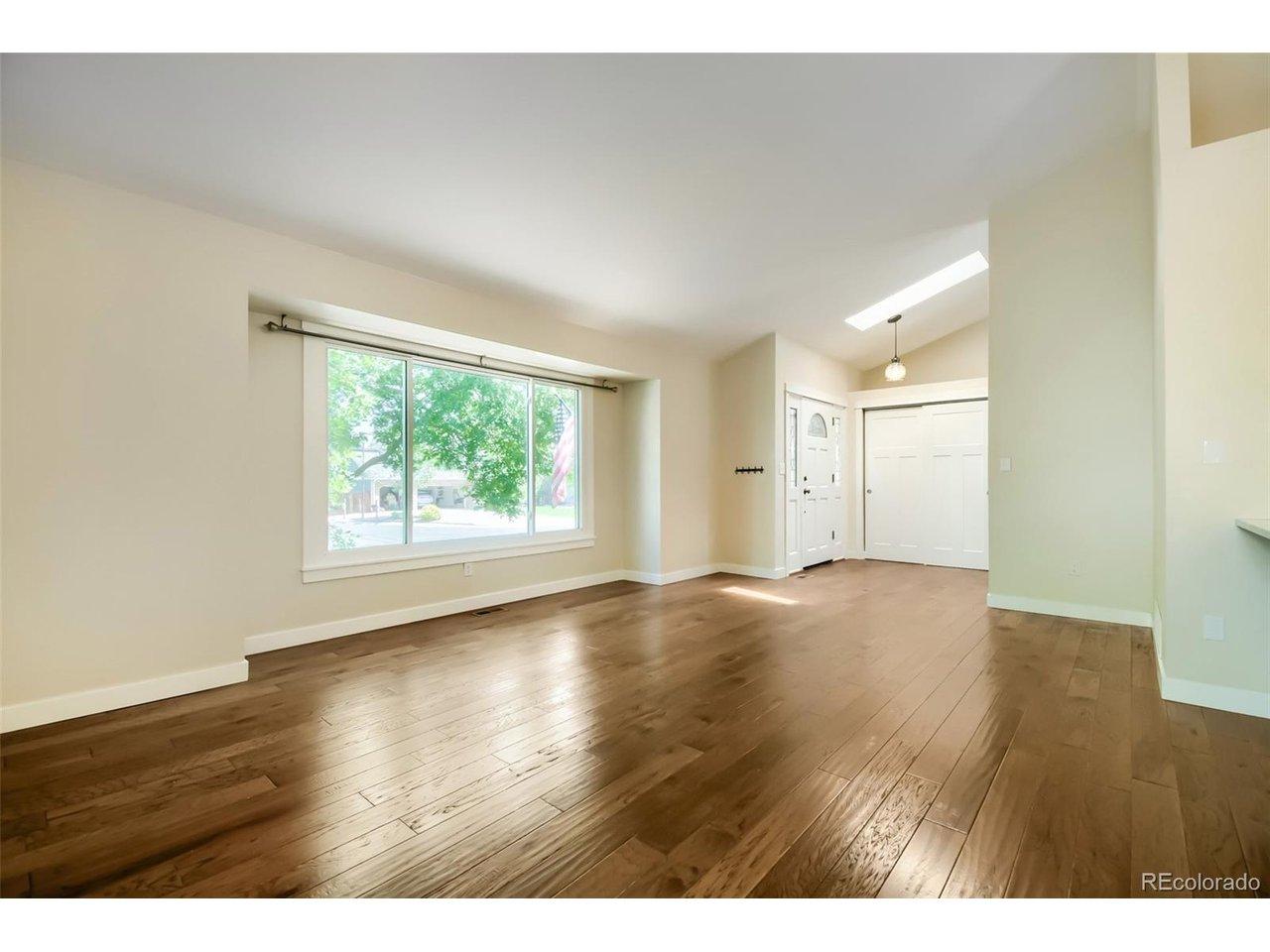 Image 4: Main Level Great Room & Entry Image 4: Main Level Great Room & Entry