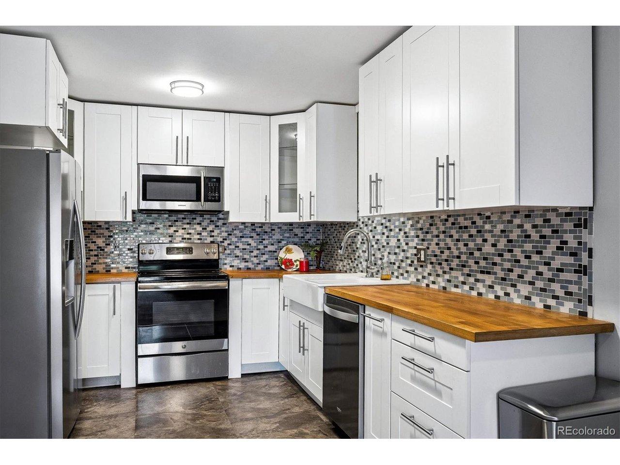 Image 1: 715 S Clinton Street Unit #2B -Kitchen Image 1: 715 S Clinton Street Unit #2B -Kitchen
