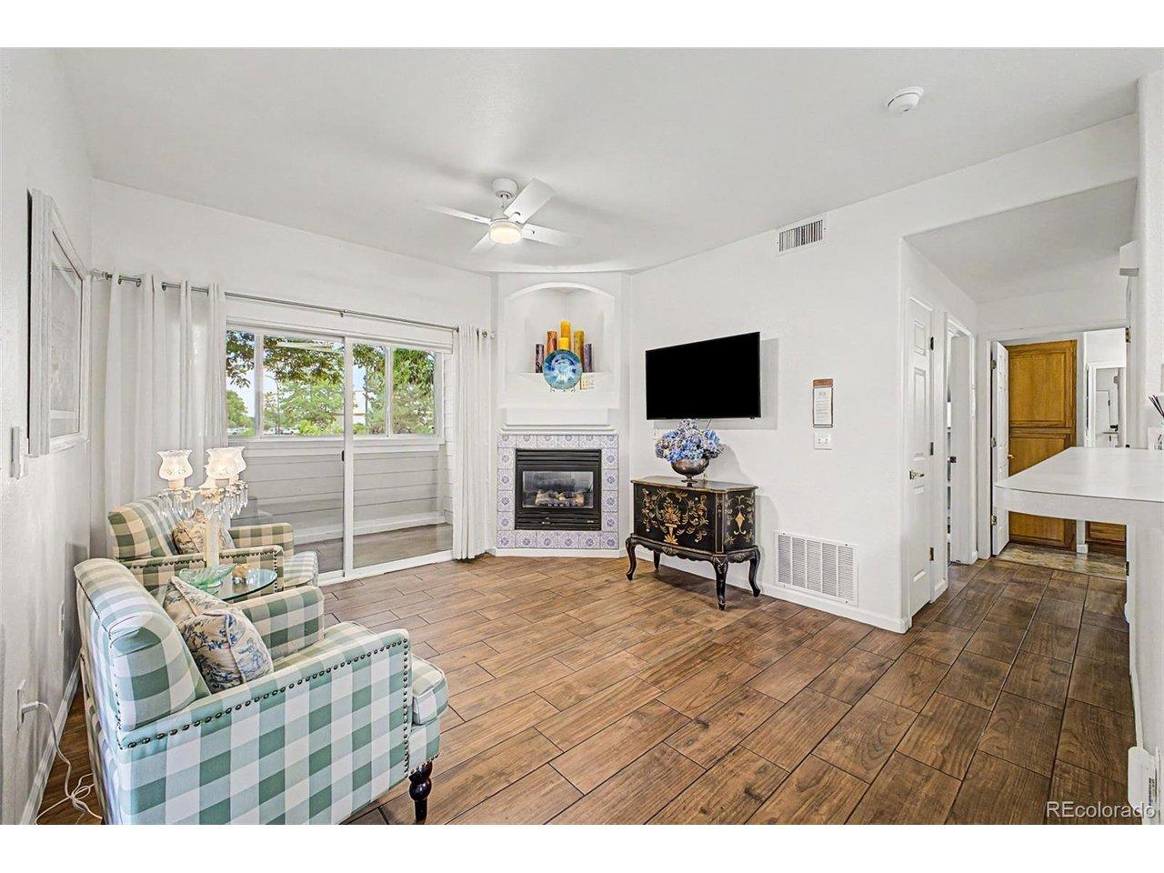 Image 4: Gas fireplace Image 4: Gas fireplace
