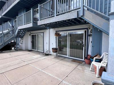 330 E La Bonte St