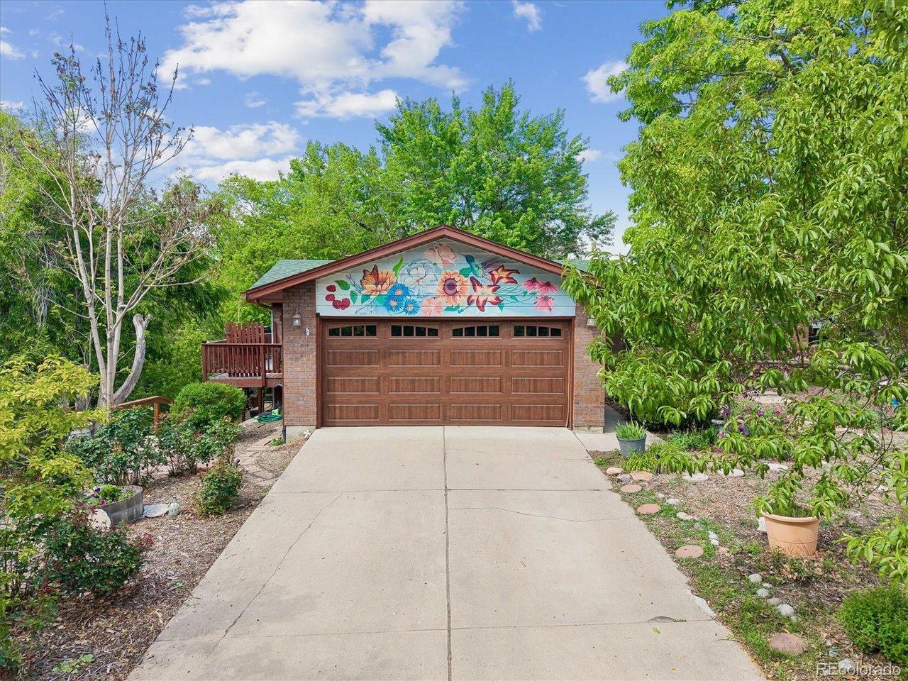 Image 3: Artsy Garage