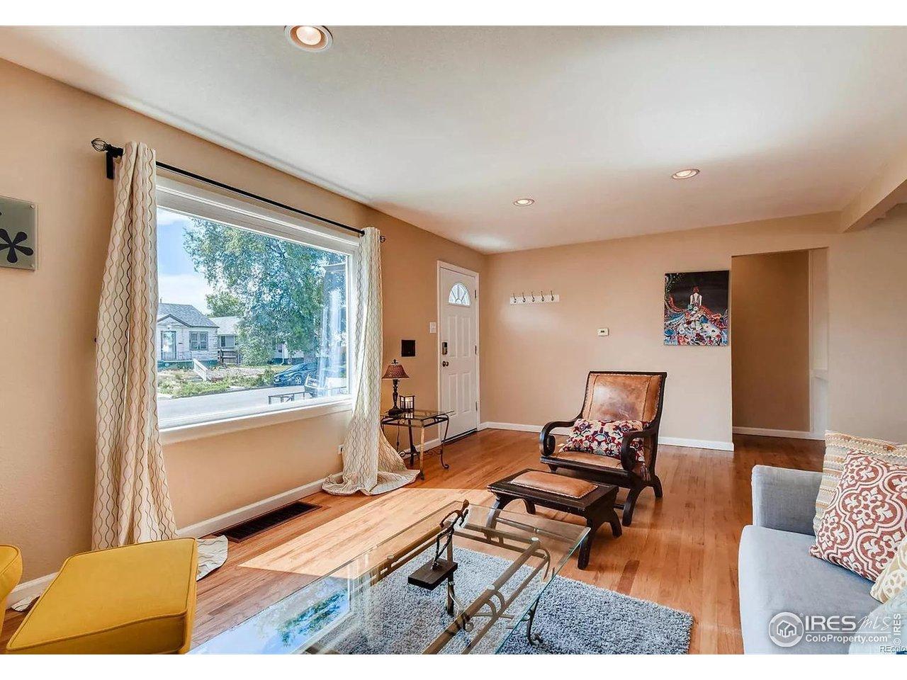 Image 3: Comfy and inviting
