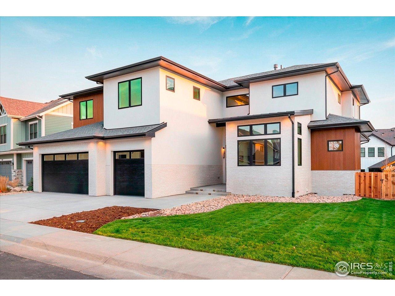 Image 2: Just picture your own landscaping in the front of this gorgeous new build! (Virtually added lawn) Image 2: Just picture your own landscaping in the front of this gorgeous new build! (Virtually added lawn)