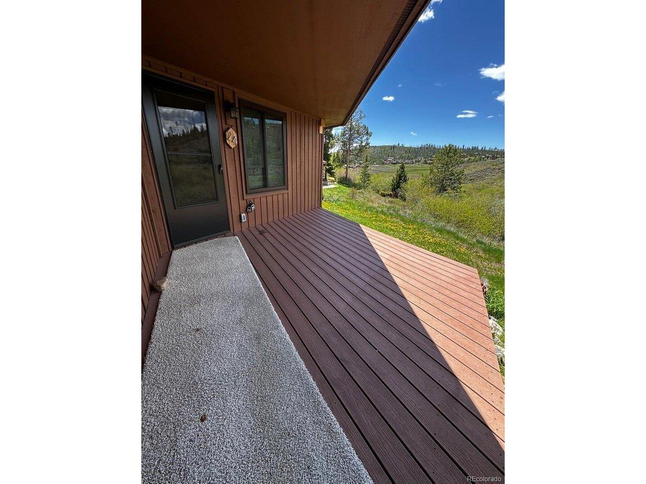 Image 1: Deck space Image 1: Deck space