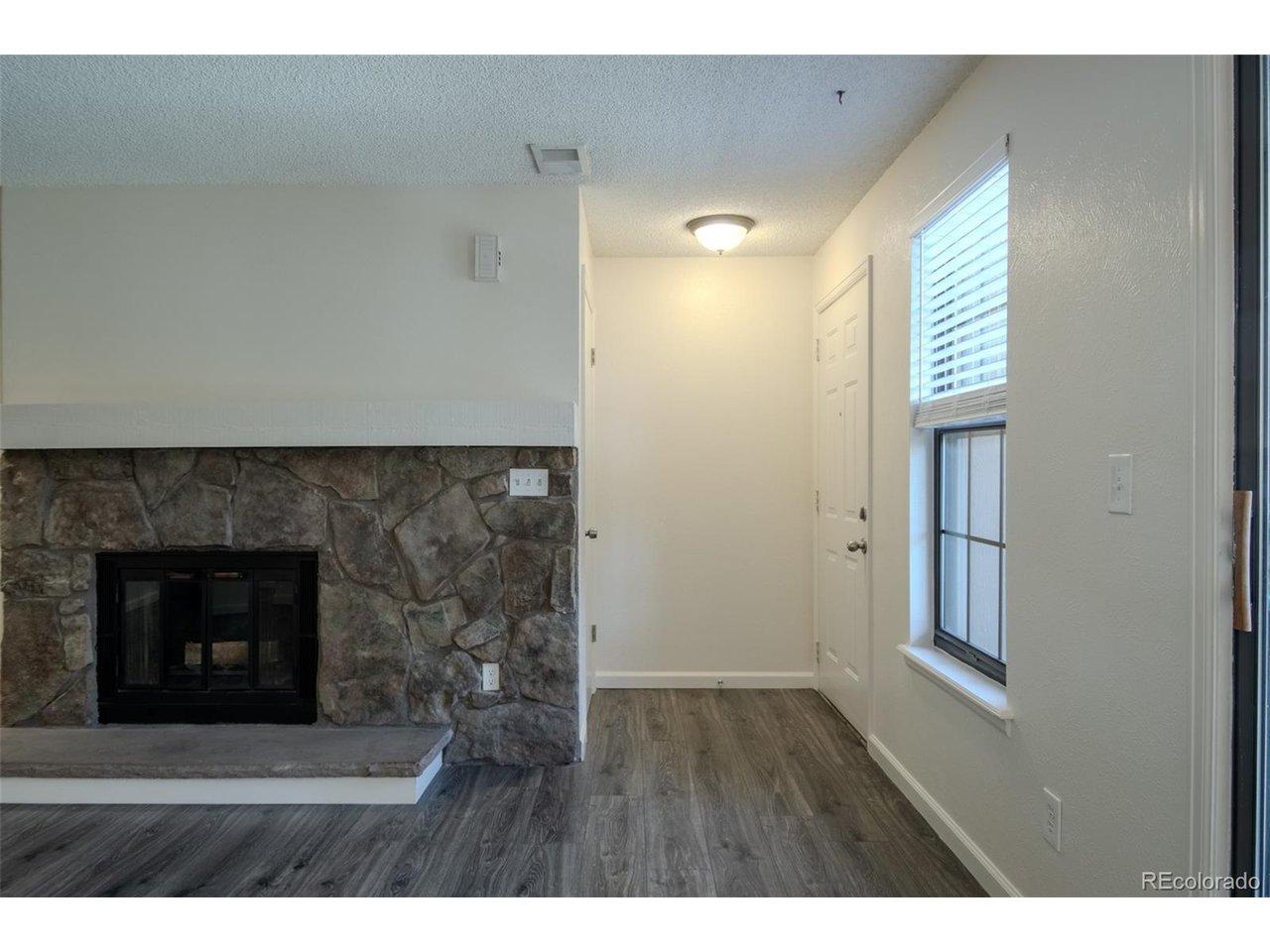 Image 4: Living Room Image 4: Living Room