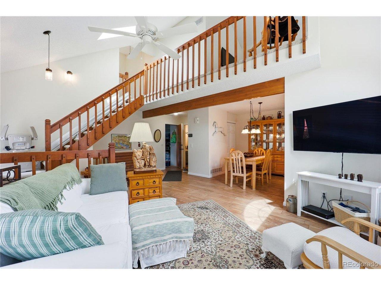 Image 4: Vaulted Ceilings Image 4: Vaulted Ceilings