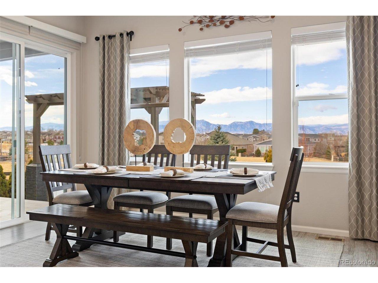 Image 4: Dining with mountain views