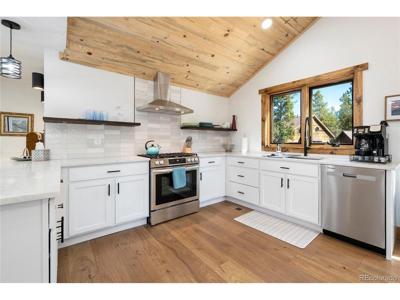 900 Tallaqua Dr