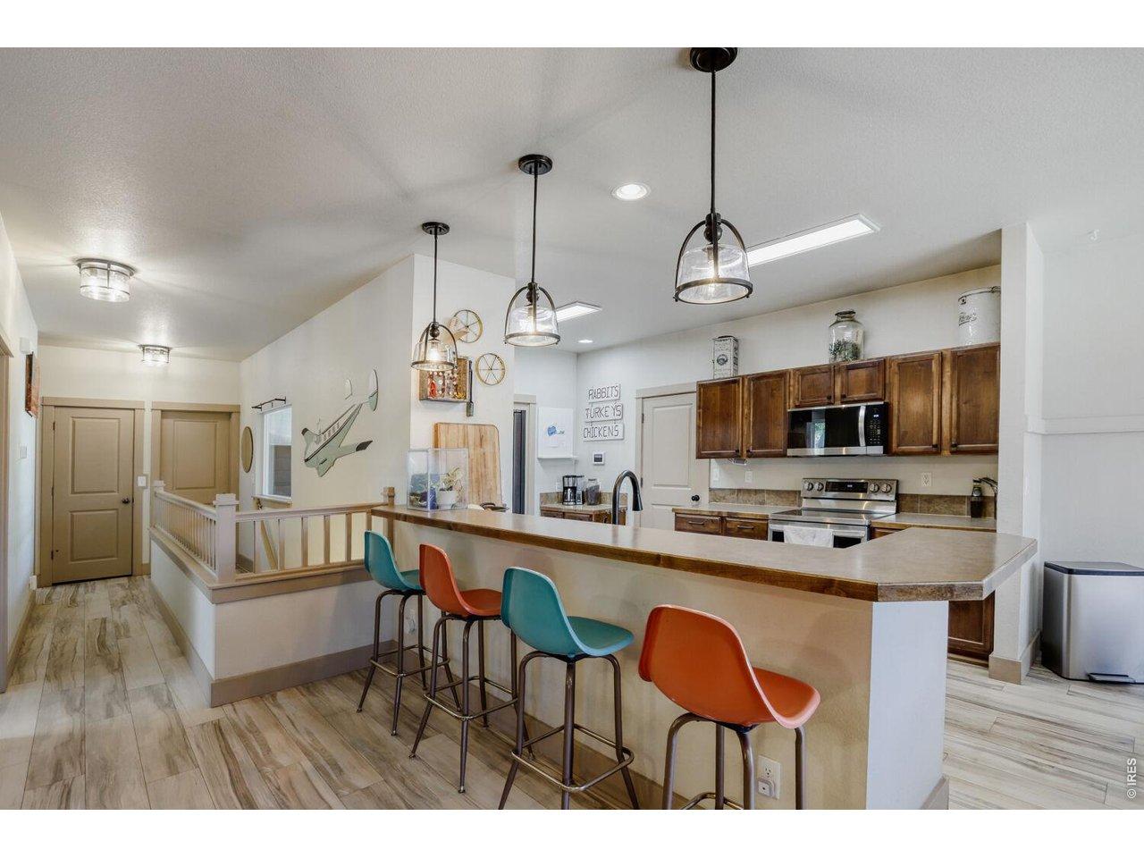 Image 2: Open floor plan - main floor living