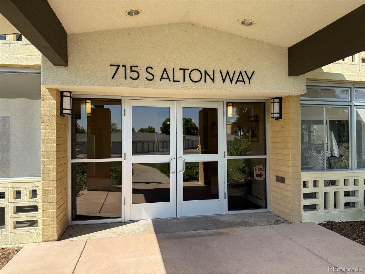 Image 2: Covered Entryway to Building Image 2: Covered Entryway to Building
