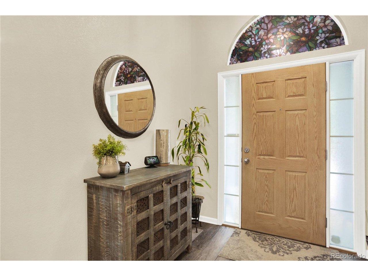 Image 3: Charming Foyer Image 3: Charming Foyer